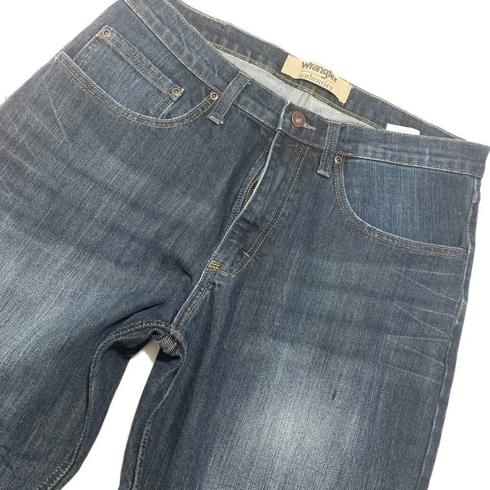 EUC Men’s Wrangler Authentic Jeans  - Picture 3 of 8